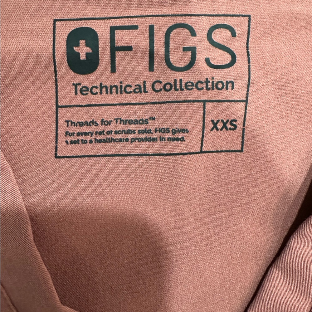 Figs Scrub Set In Mauve - image 3